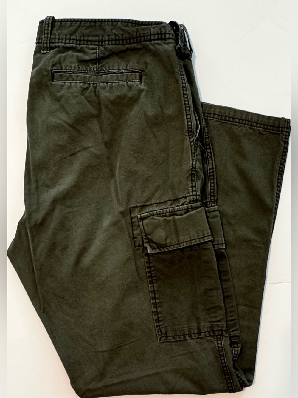 Old Navy Men's Cargo Pants in Dark Olive 38 x 36